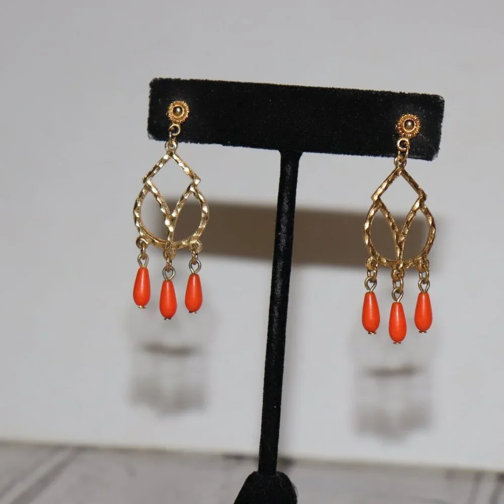 💛🍊 Vintage Gold & Orange Dangle Earrings · Post · 1.75